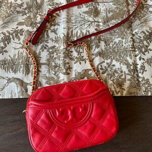 * Authentic Tory Burch Quilted Fleming Crossbody Camera Bag - brilliant red